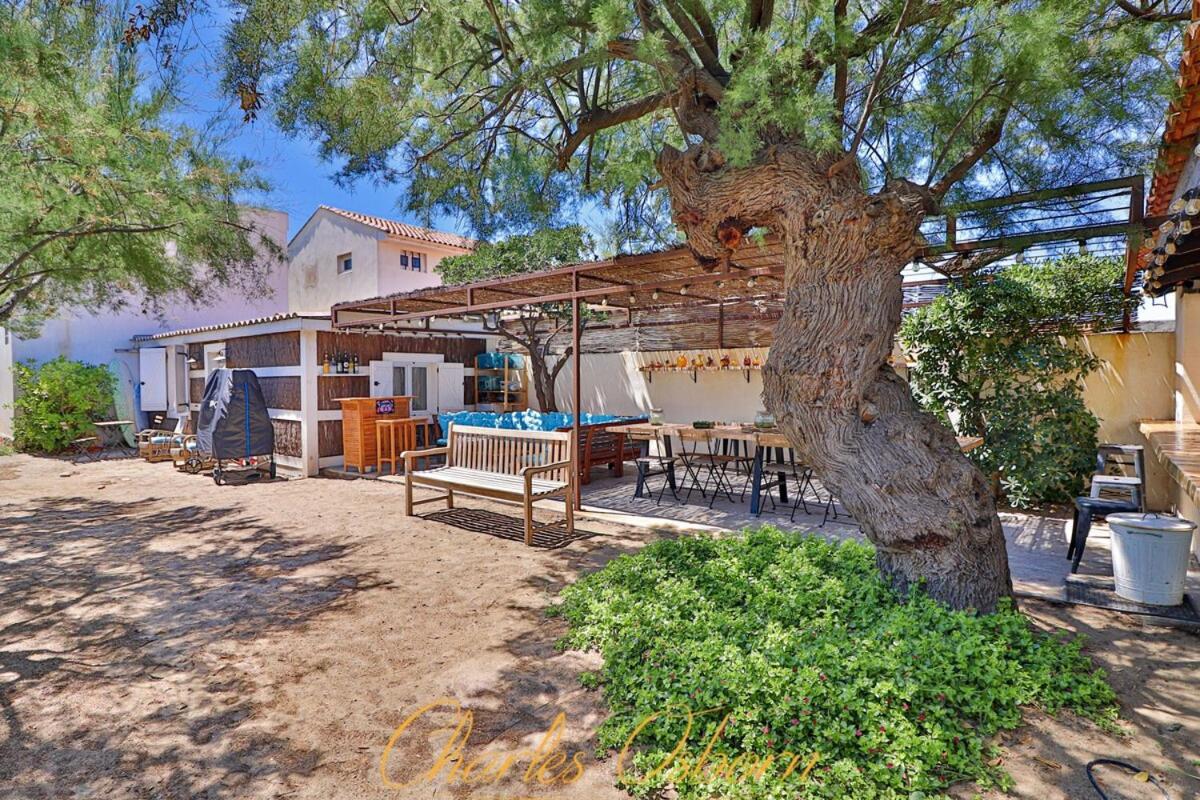 Villa Des Tamaris, Villa 5* En Bord De Mer. 弗龙蒂尼昂 外观 照片